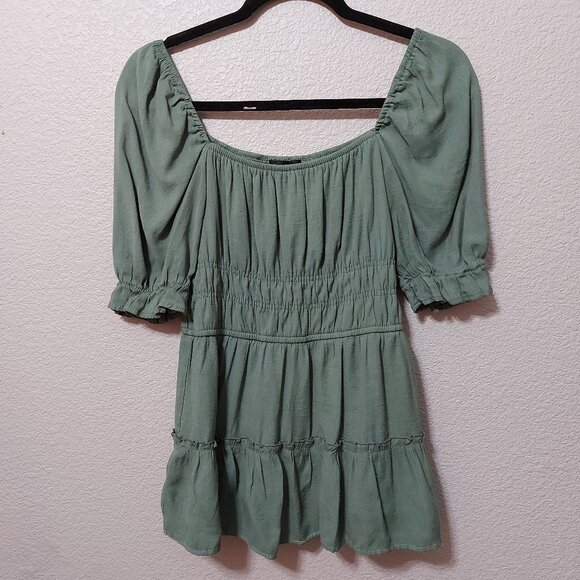 Trixxi Sage Green Tiered Puff Short Sleeve Milkmaid Peasant Boho Blouse Medium - Picture 1 of 5